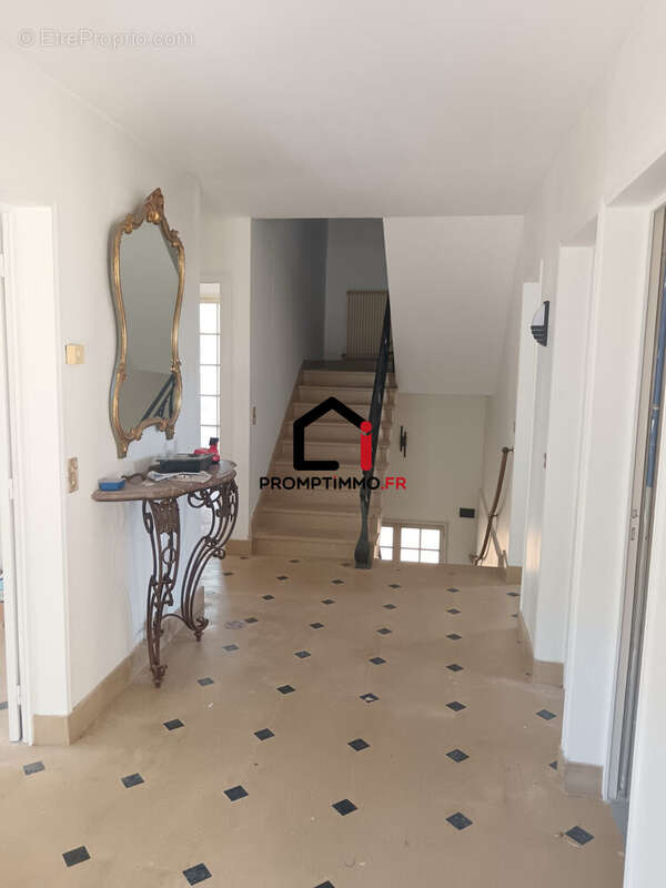 Maison 275 m² à Provins  - photo 6