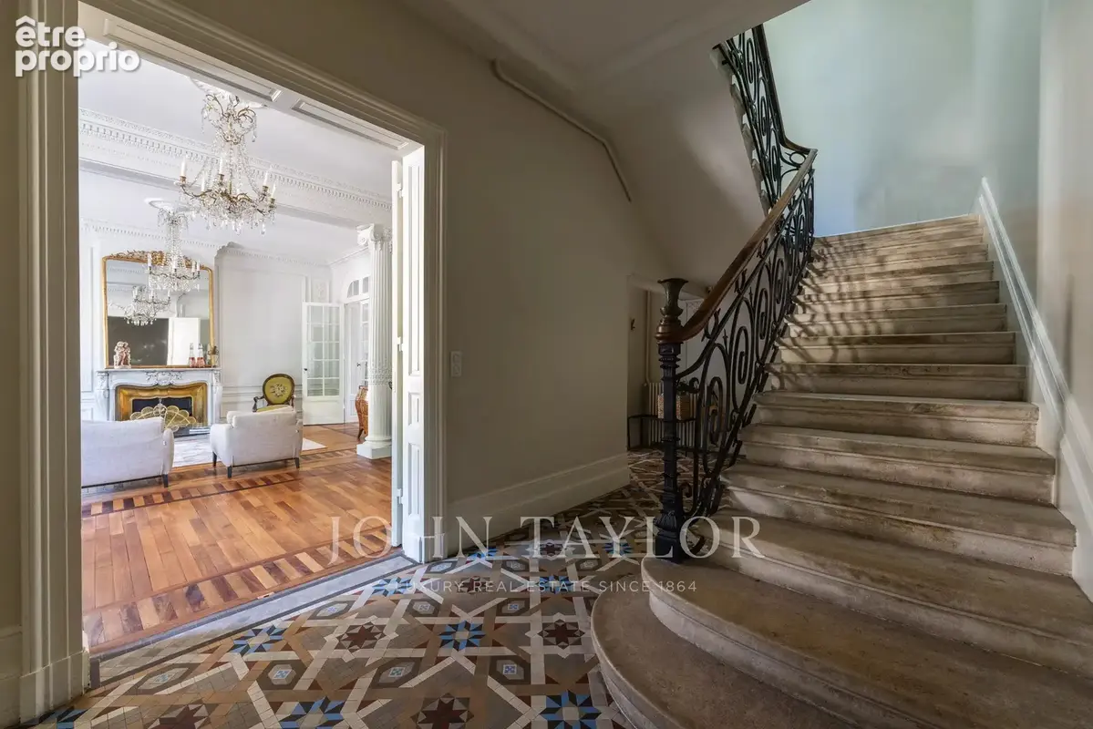 Élégante maison familiale avec jardin et box – Bordeaux Judaïque / Saint-Seurin - John Taylor Bordeaux - photo 2