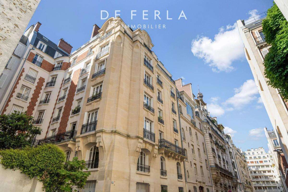 Appartement à PARIS-7E