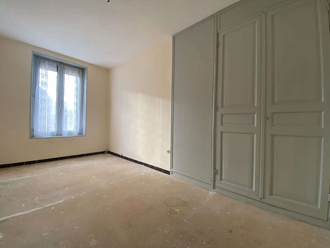 Maison à NEUILLY-SAINT-FRONT