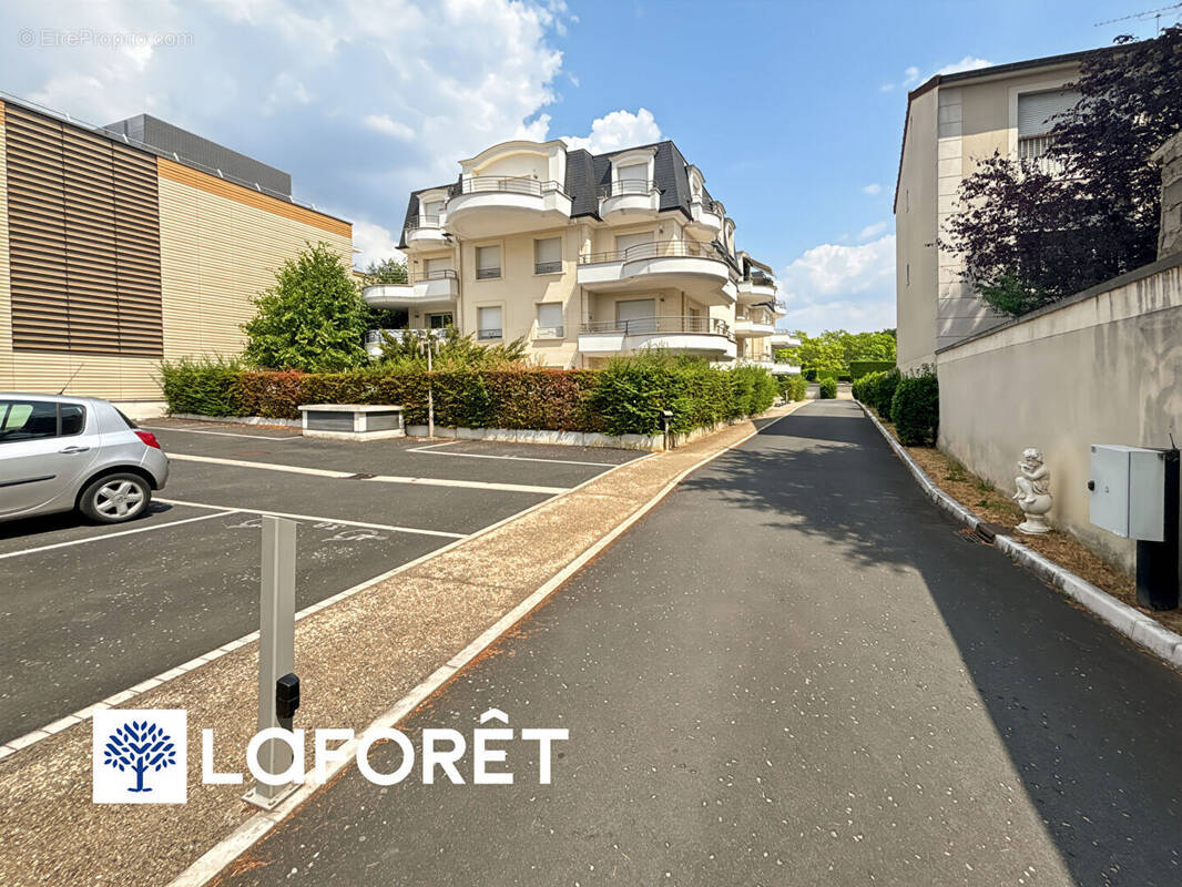 Appartement à SAINTE-GENEVIEVE-DES-BOIS