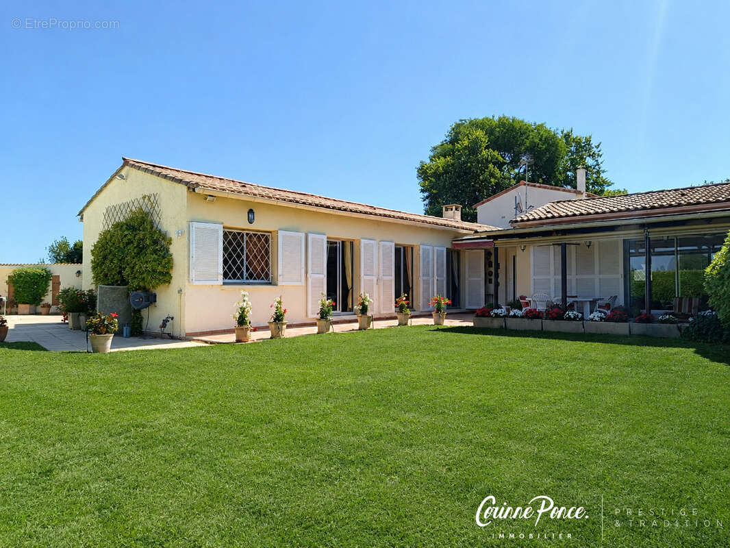 Maison à GARONS