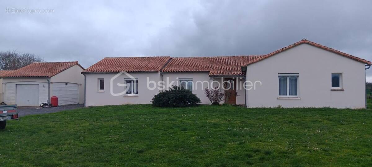 Maison à CHAMPAGNE-LE-SEC