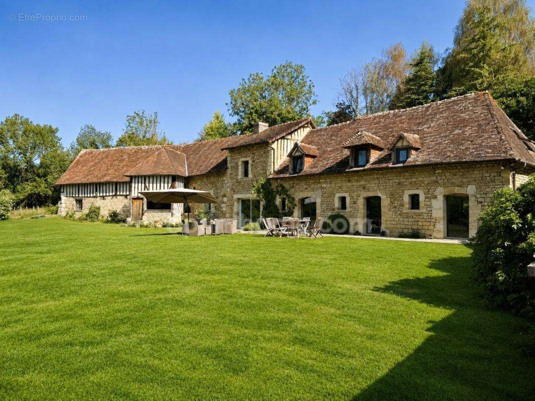 Propriété de caractère avec 2,5 hectares de parc, forêt et prairie – La Houblonnière – À 10 minutes de Lisieux - photo 2