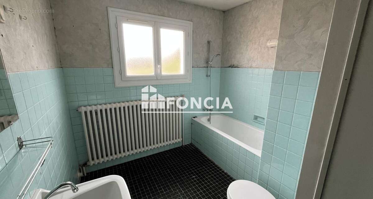 Maison familiale centre Dollon - photo 8