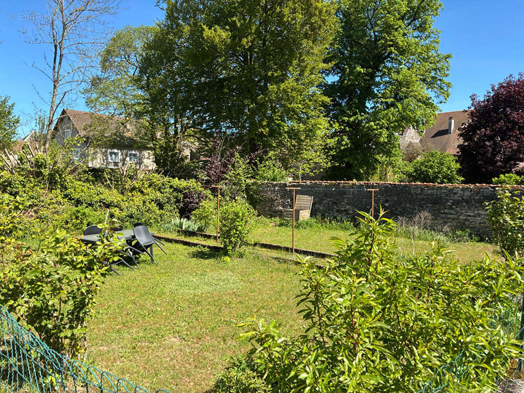 Maison à VORAY-SUR-L'OGNON