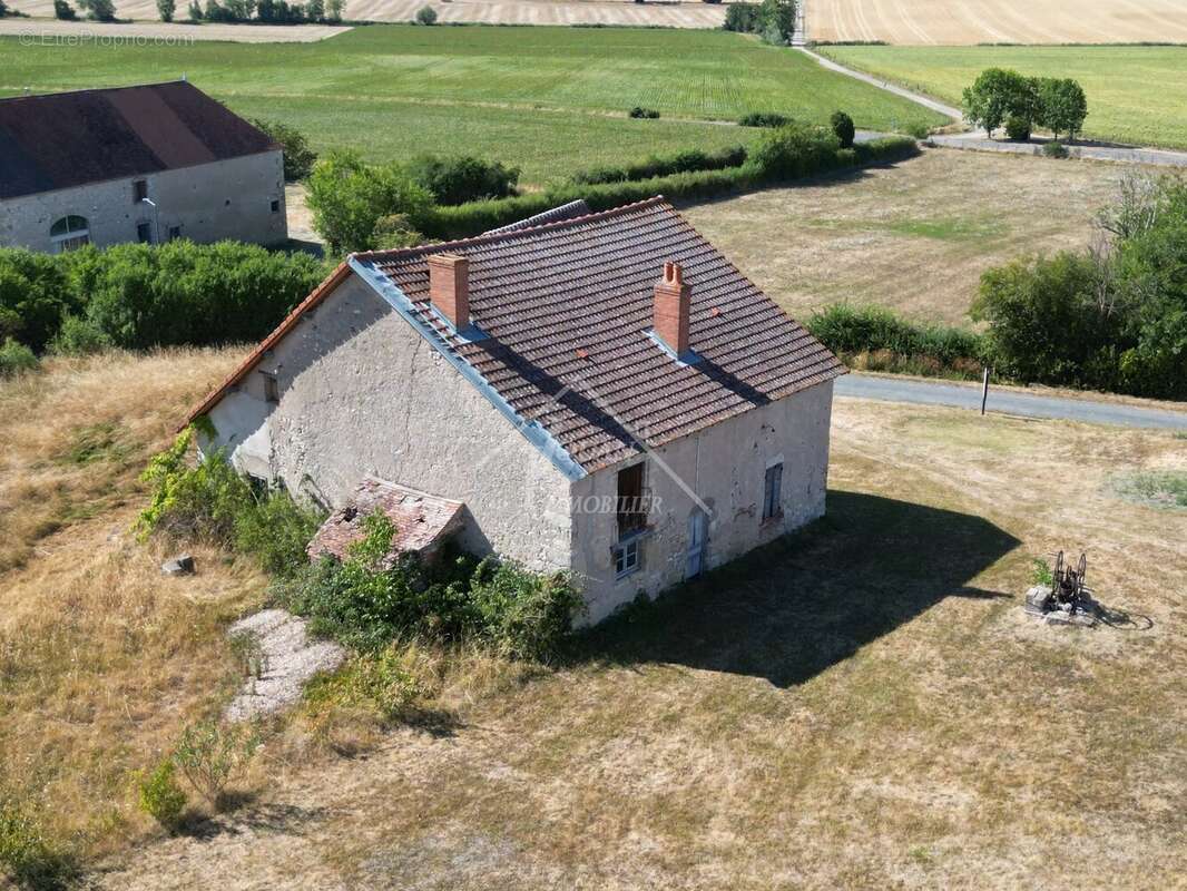 Propriété de caractère proche CHARROUX - photo 14