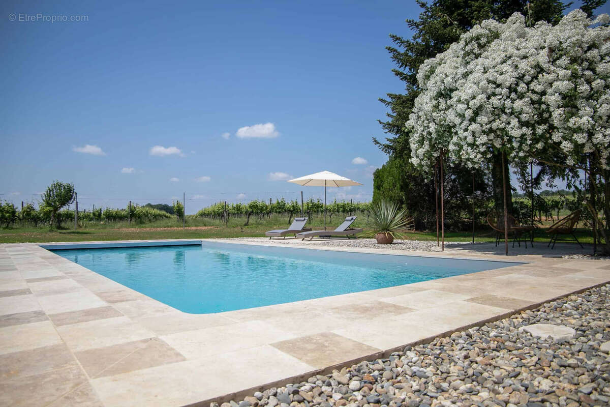 Estate with house, gite, events venue, land and pool - photo 3
