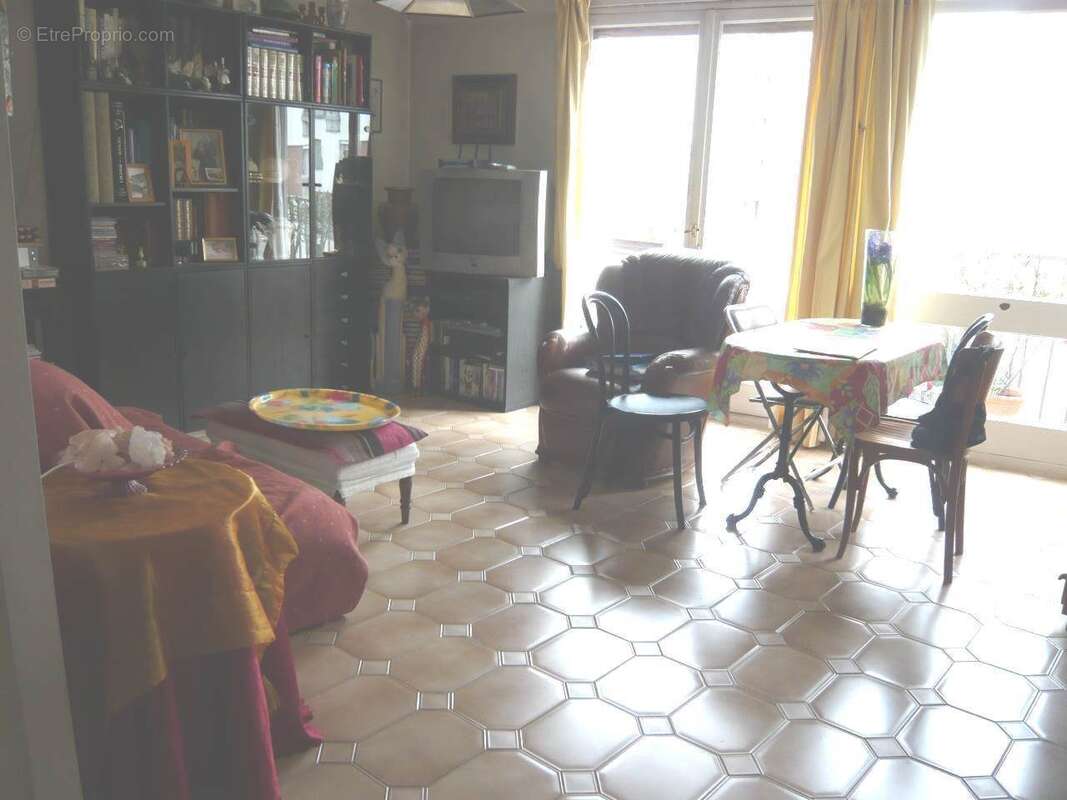 Appartement à PARIS-19E
