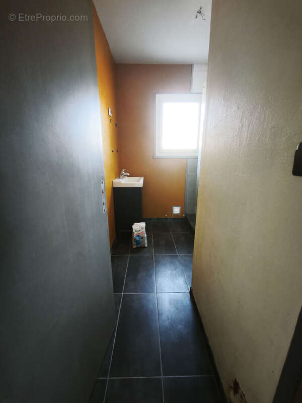 A vendre a saint-eloi pavillon des 's 70 sur sous sol 3 p terrain de  1494 m2 - photo 9