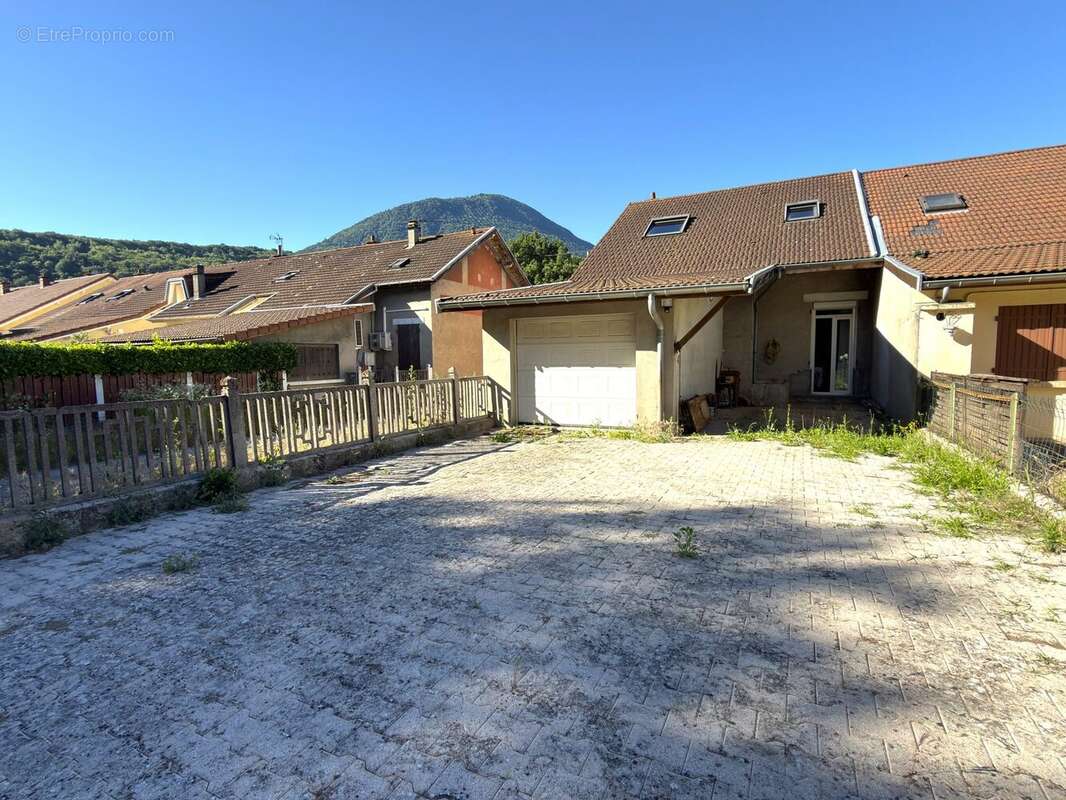 Maison à CHAMP-SUR-DRAC