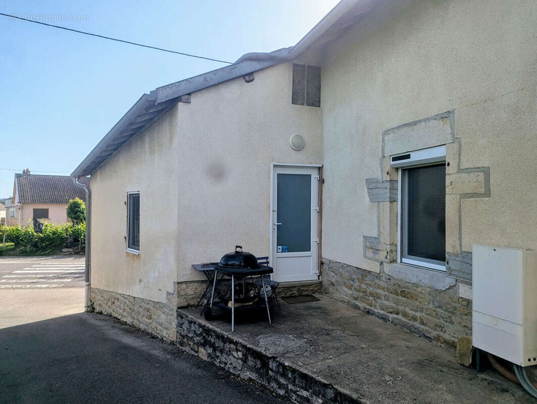 Appartement à POLIGNY