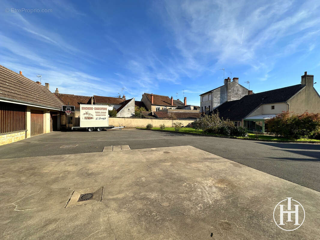 Maison à SAINT-AMAND-MONTROND