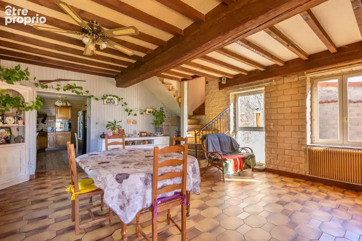 Maison 6 pièces de 163 m² avec piscine à Marcilly-d'Azergues - photo 6