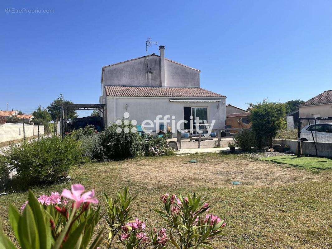 Maison 123 m² à Semussac  - photo 2