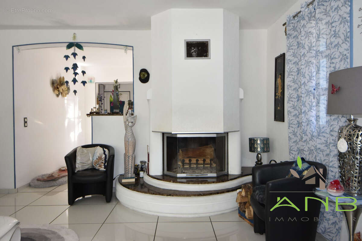 Maison à L'ISLE-D'ESPAGNAC