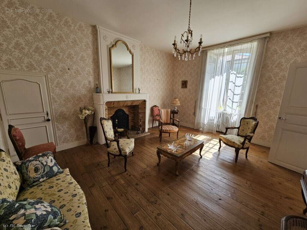 Belle Maison De Ville Avec Jardin Clos de Murs - photo 16