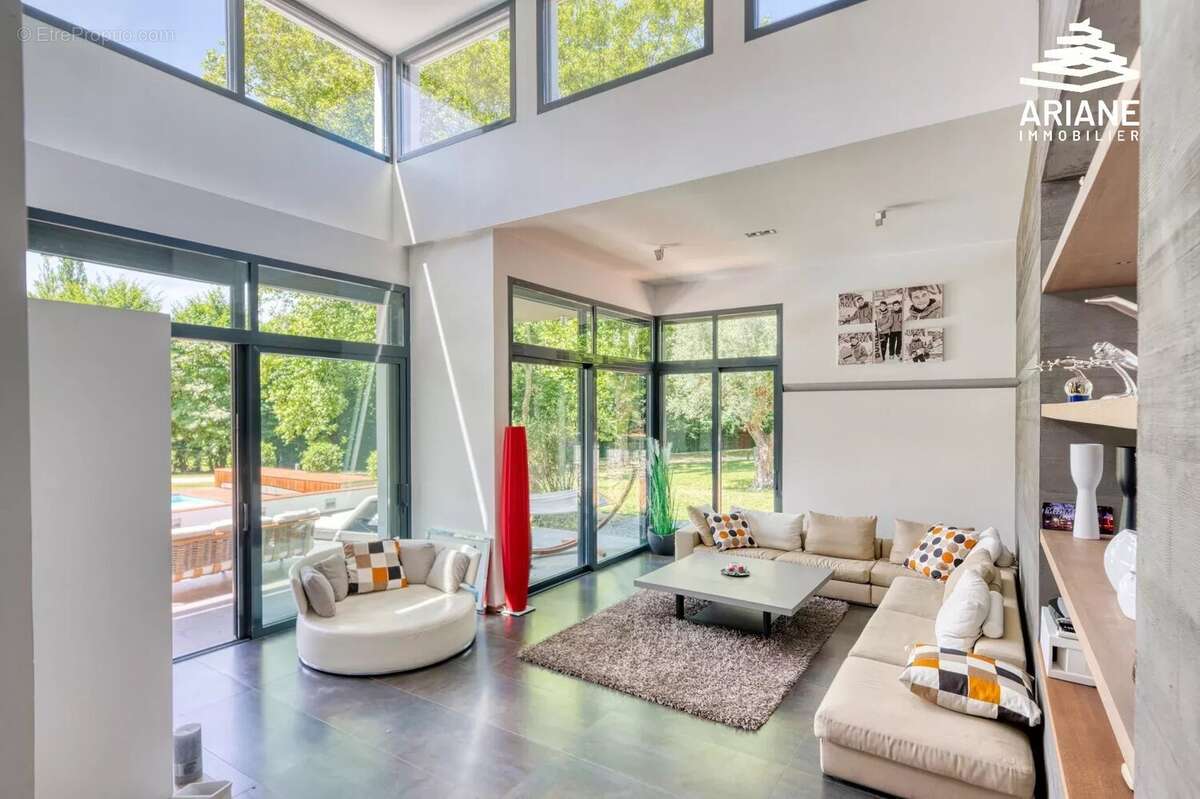 Maison à SAINT-GENIS-LAVAL