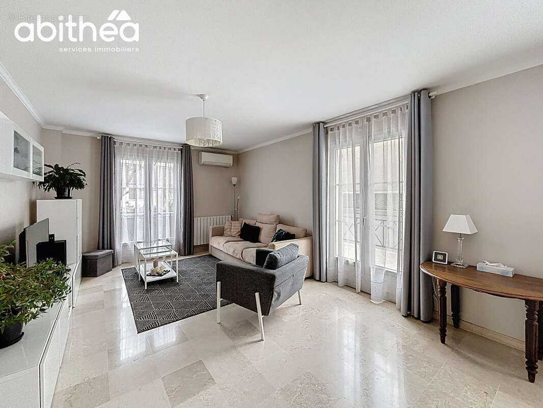 Maison à CHOISY-LE-ROI