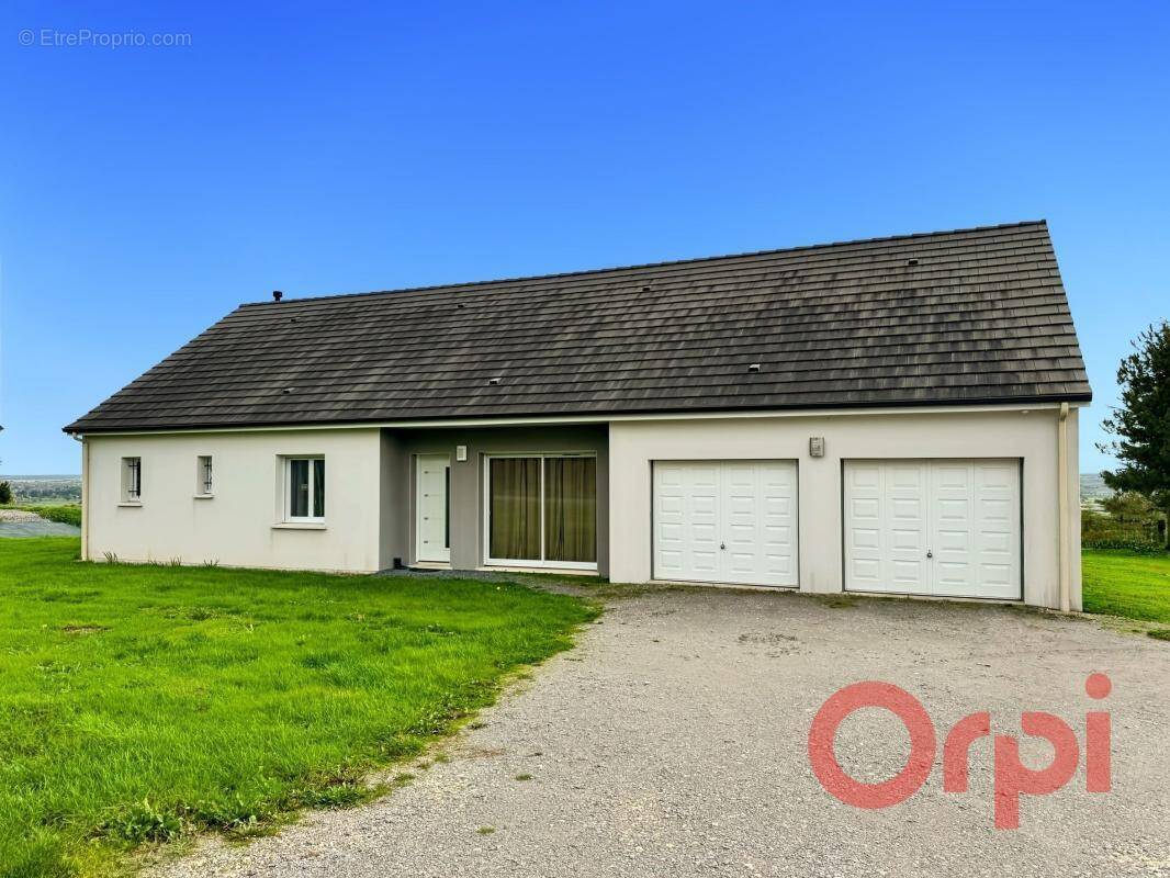 Maison à SAINT-PIERRE-LES-ETIEUX