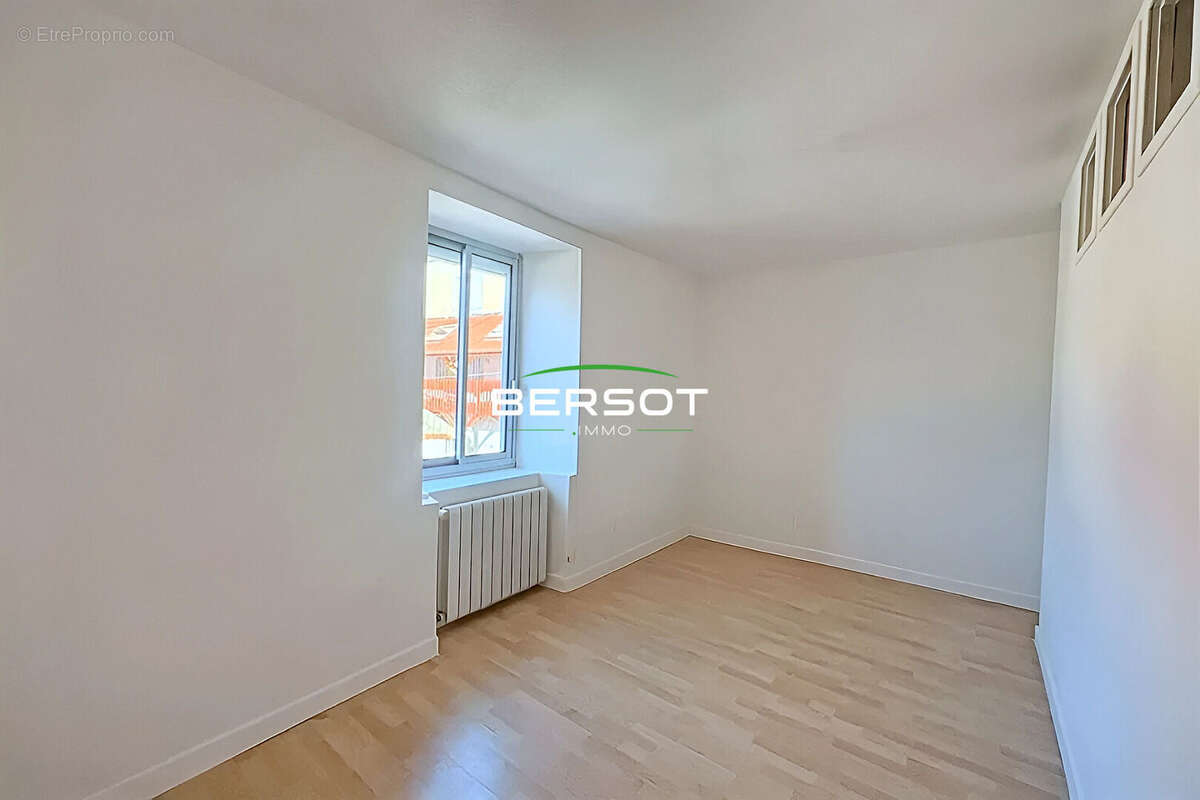 Appartement à PONT-DE-ROIDE