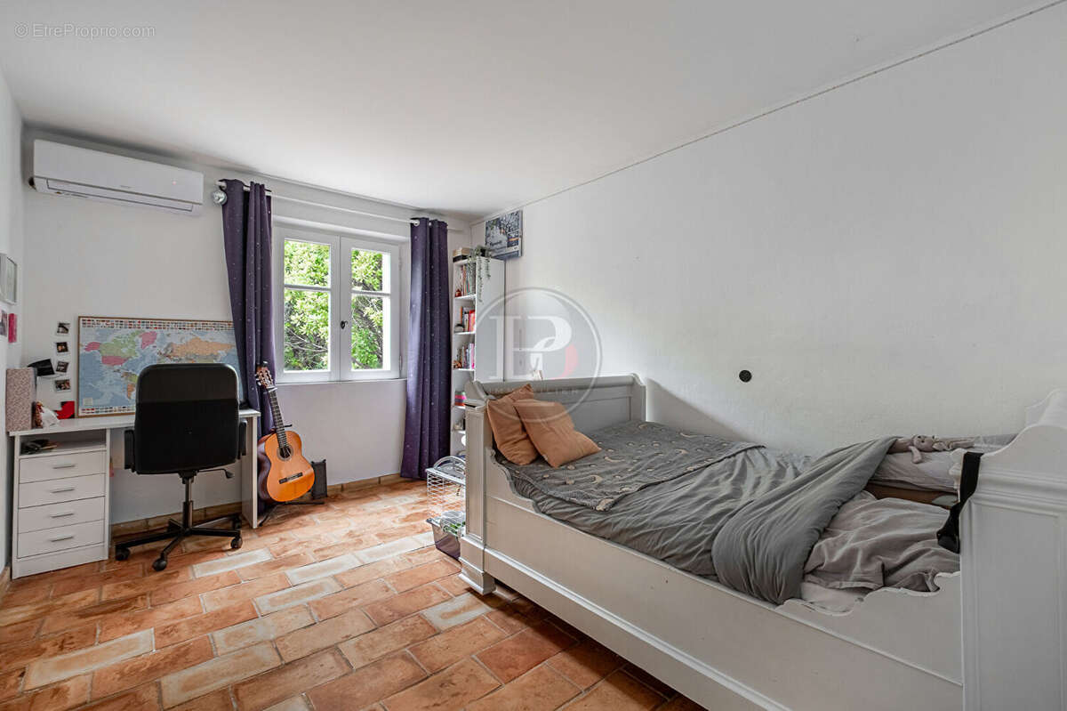 Maison à ROQUEFORT-LES-PINS