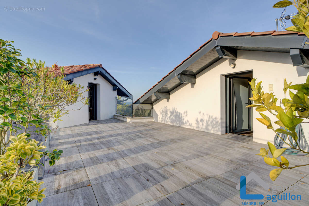 Maison de type 6 pieces hauteur plage piscine et garage - photo 24