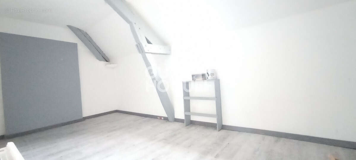 Maison à SAINT-CYR-DU-RONCERAY