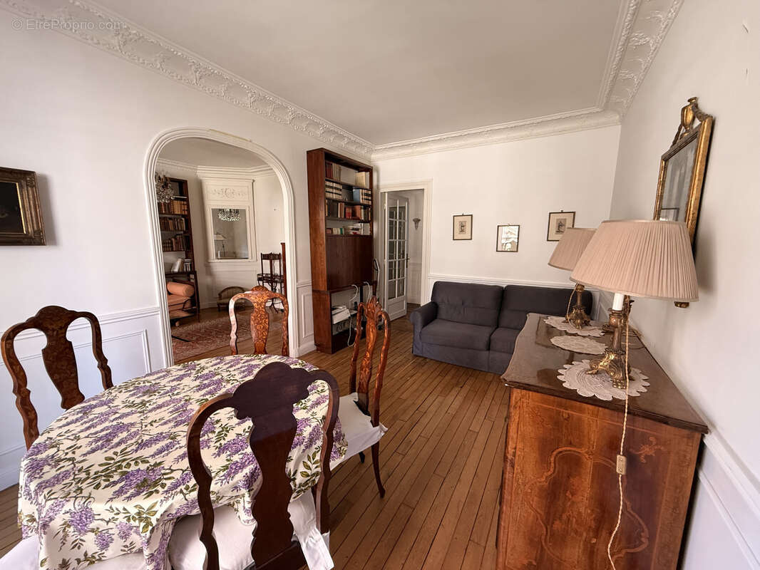 Appartement à PARIS-19E