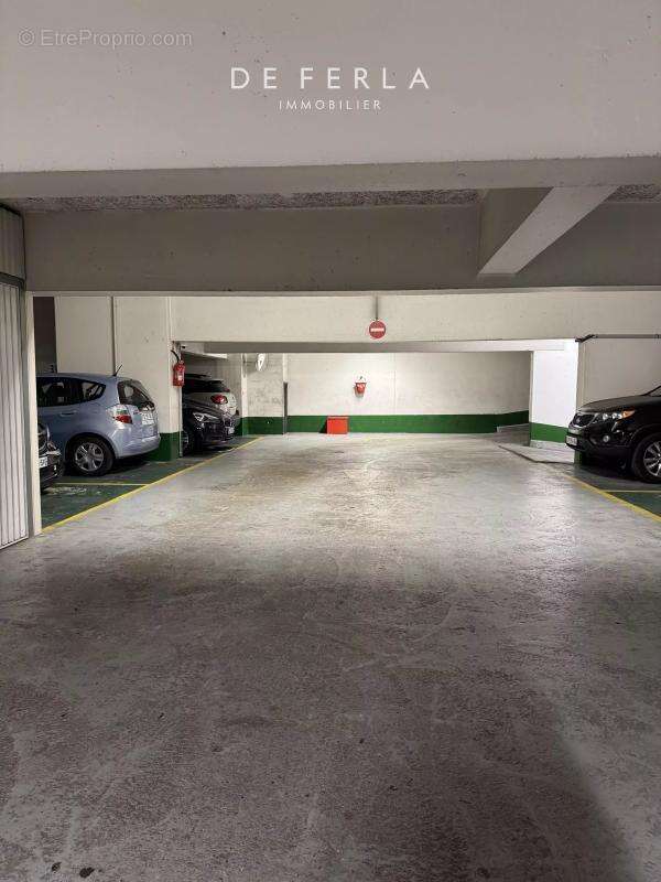 Parking à PARIS-14E