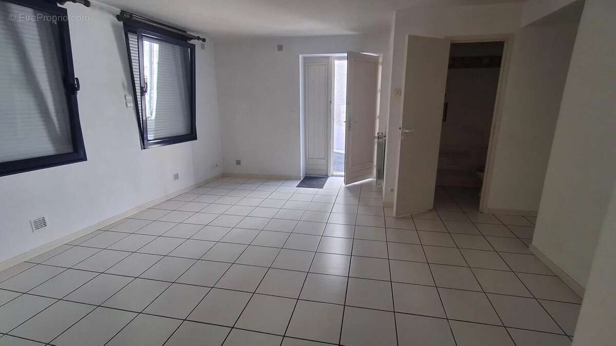 Appartement à CHATEAU-L'EVEQUE