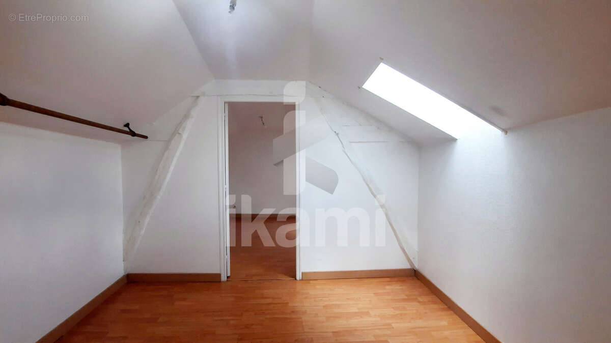 Appartement à COURSON-LES-CARRIERES