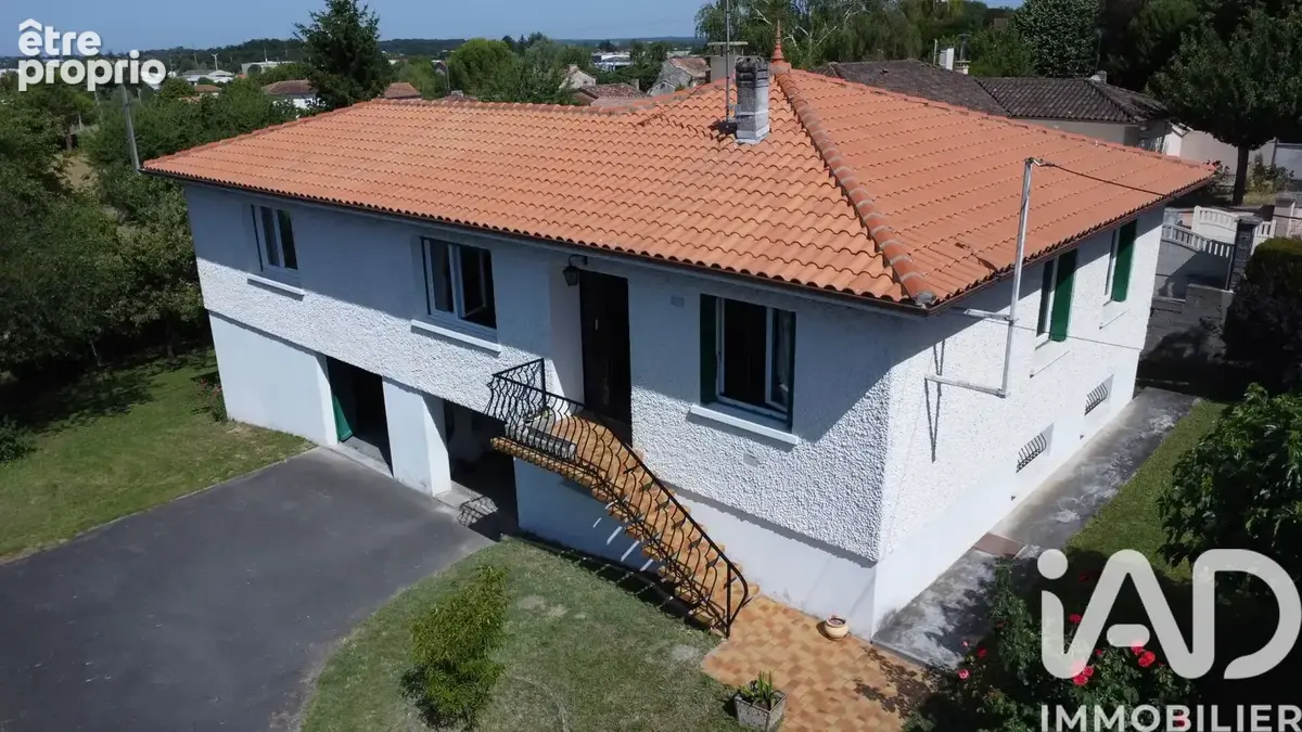 Photo 1 - Maison à LA COURONNE