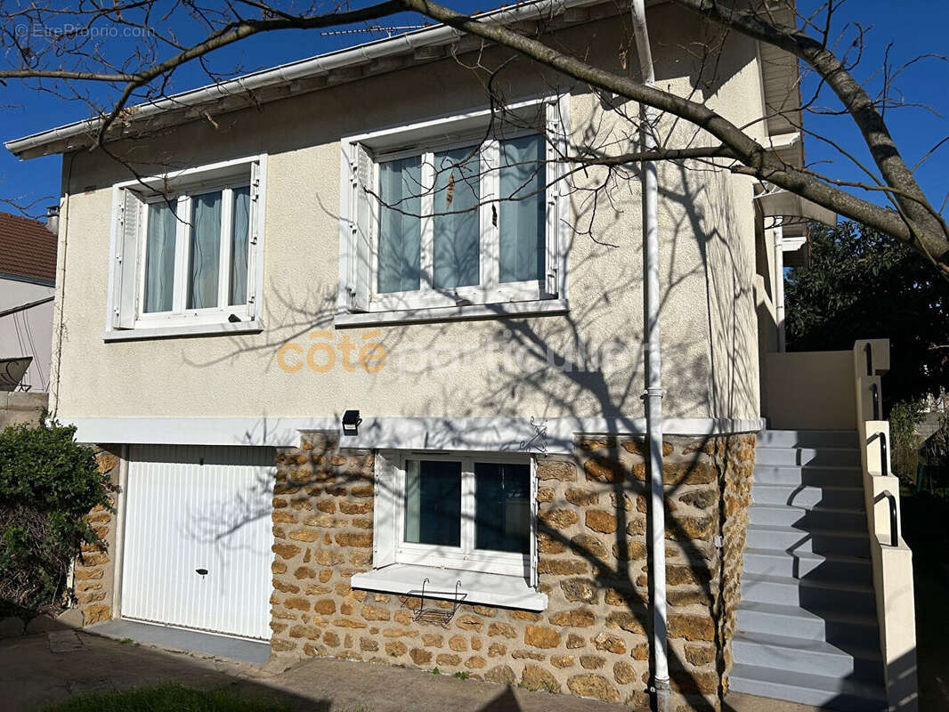 Maison à VILLENEUVE-LE-ROI