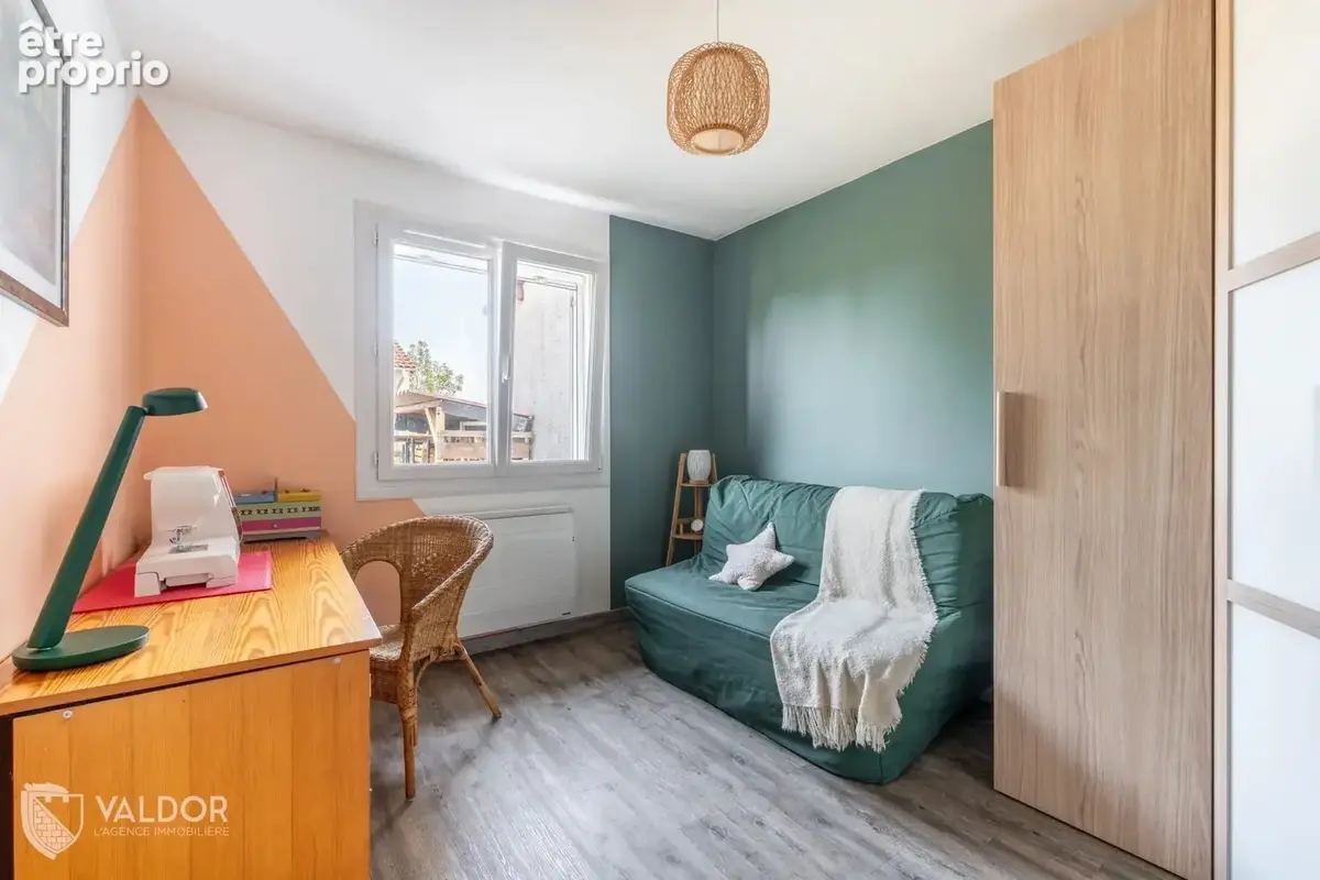 SAVIGNY – Maison familiale rénovée avec vue dégagée et grand sous-sol - photo 12
