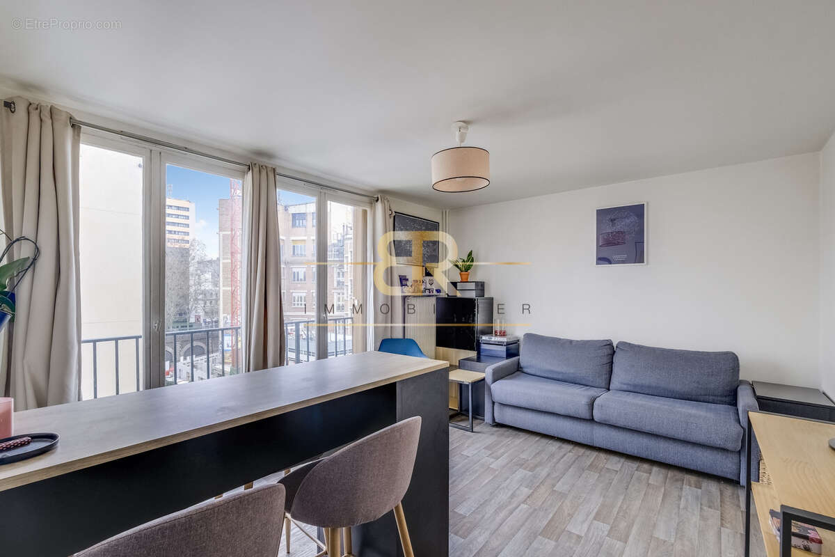 Appartement à PARIS-10E
