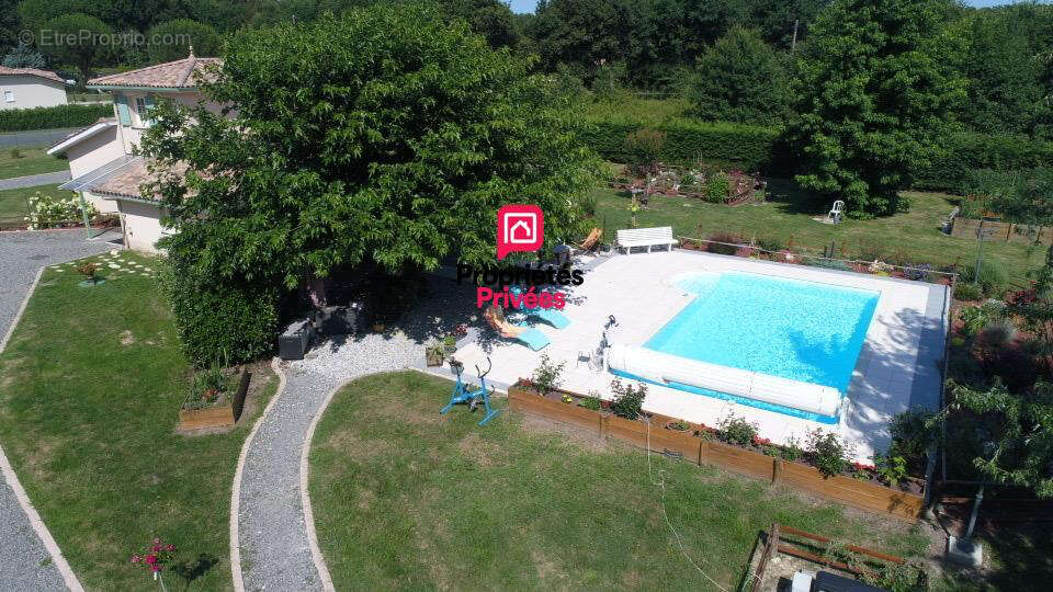 Propriété familiale avec piscine chauffée et parc arboré - photo 14