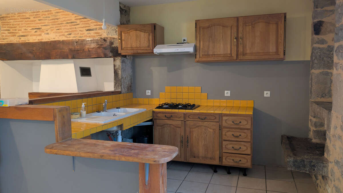 Maison à MAYRINHAC-LENTOUR