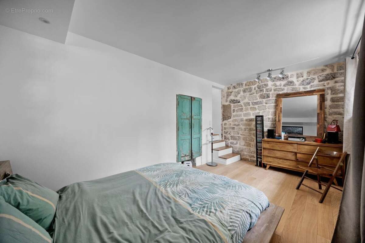 Appartement à PARIS-9E