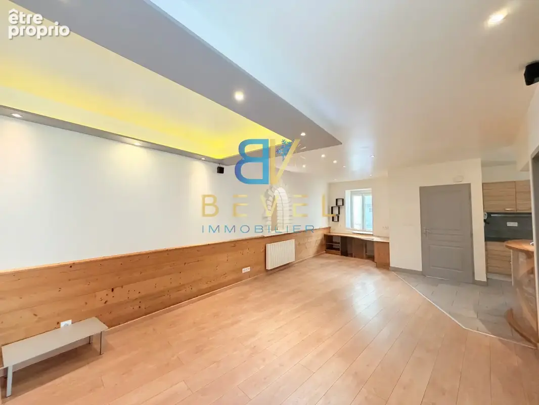 (73) Saint-Julien-Mont-Denis - Centre Village - Rare Appartement T2 bis - Grande chambre - Spacieuse terrasse - photo 6