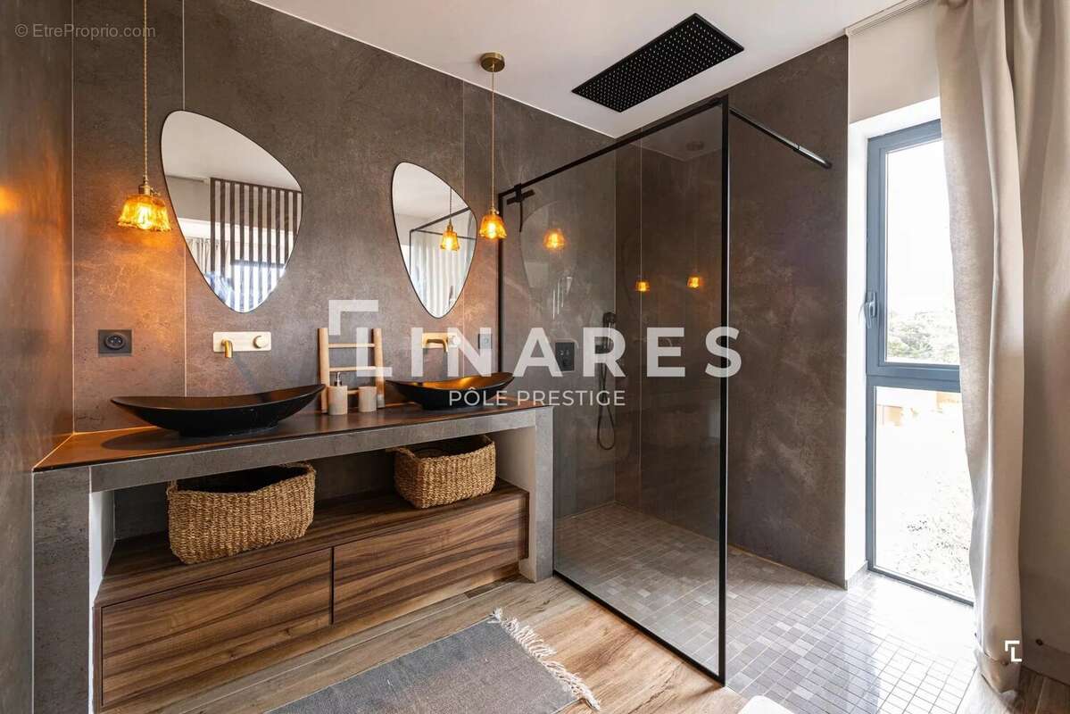 DESIGN & VIEW - Villa T7 de 250m2 - Vue Sainte Victoire - Terrain 2470m2 - Piscine - 13710 FUVEAU - photo 19