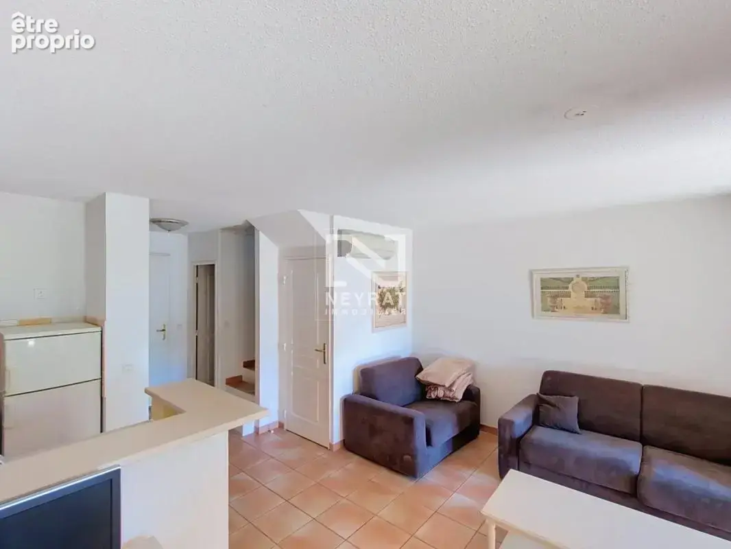 MONTAUROUX - Duplex avec jardin dans une résidence avec piscine - photo 7
