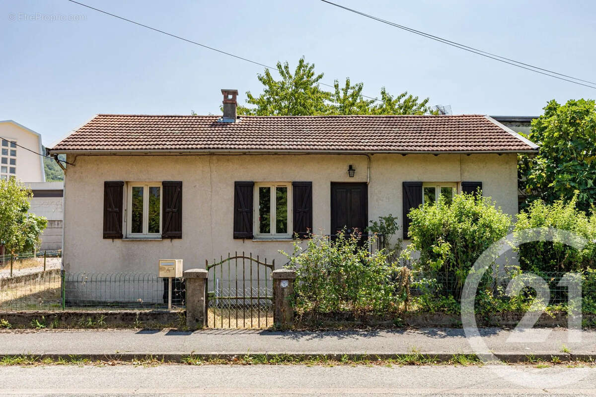 Maison 71 m² à Champagnier  - photo 2