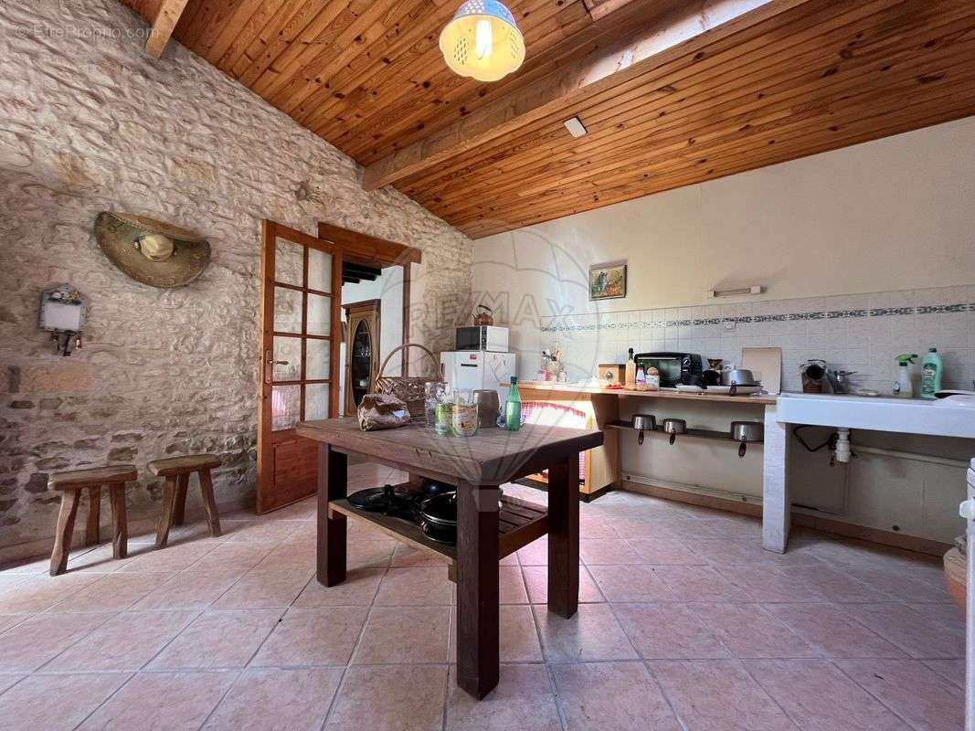 Maison à SAINT-JEAN-D&#039;ANGELY