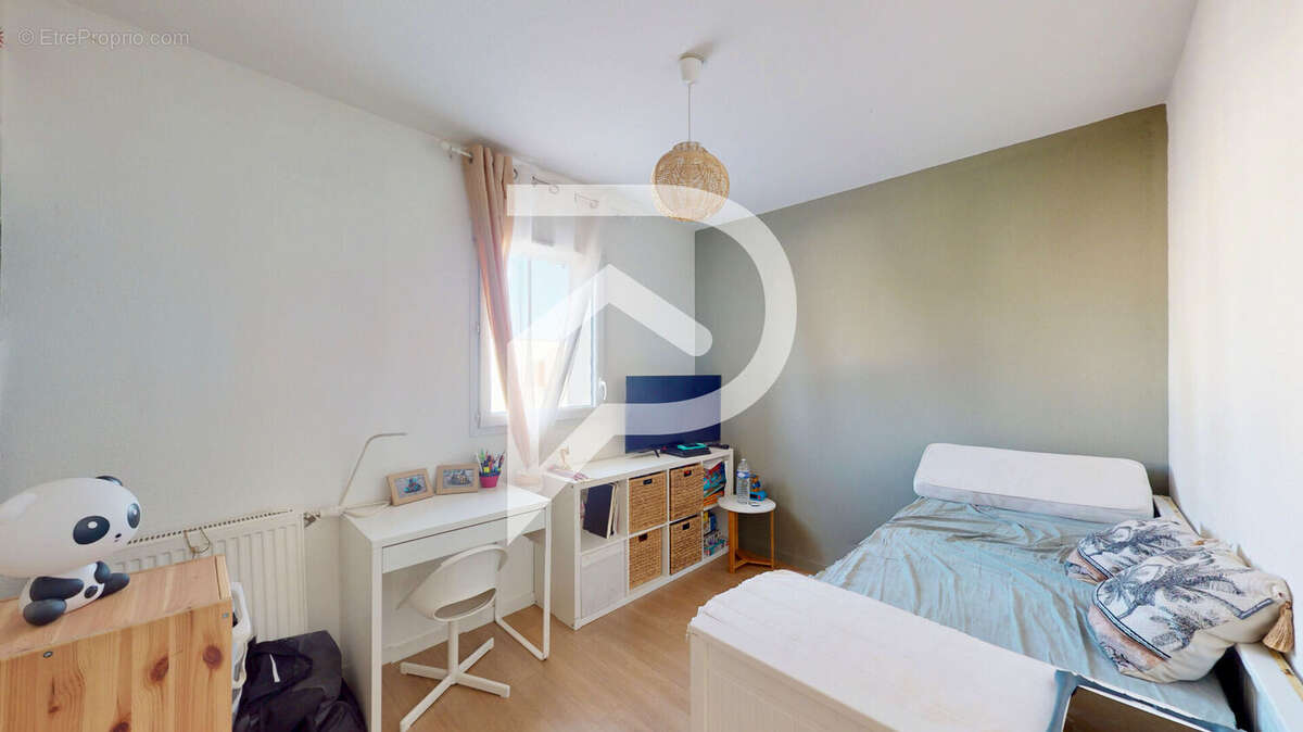 Appartement à CHANTELOUP-LES-VIGNES