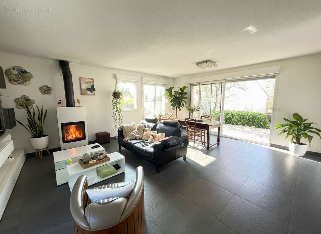 Maison à VERRIERES-LE-BUISSON