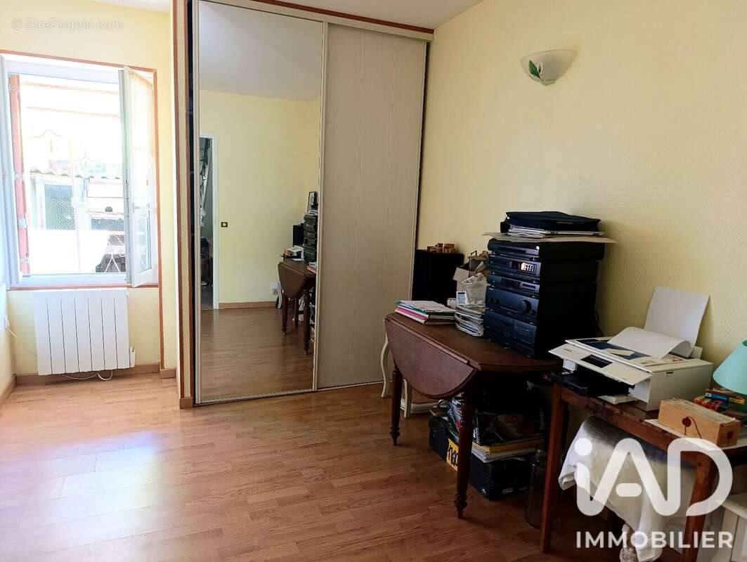 Photo 8