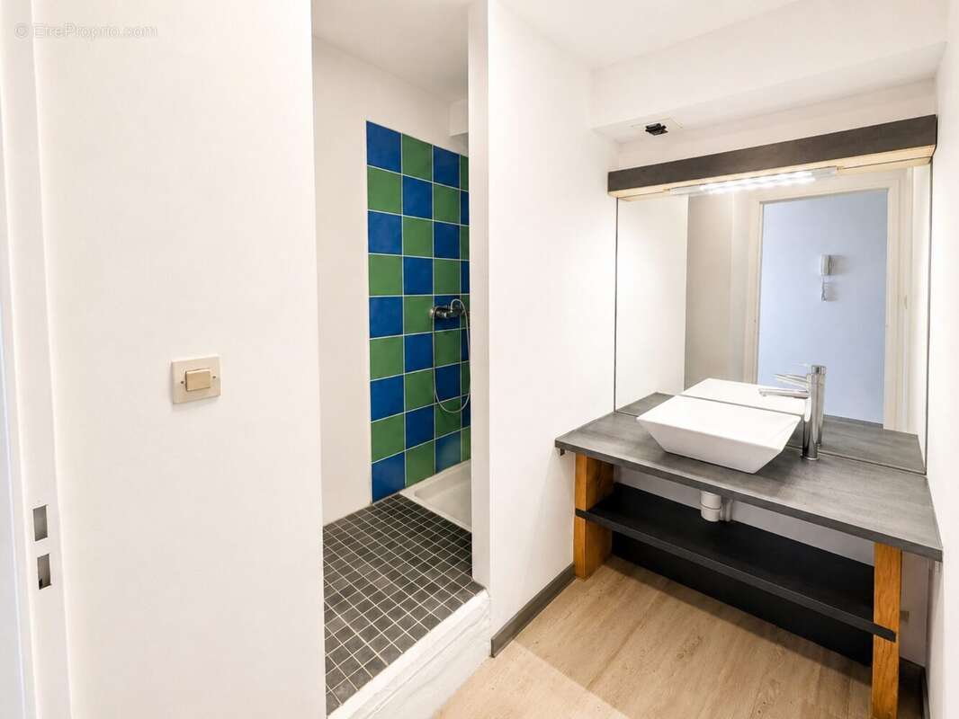 Appartement 30 m² à Saint-Denis  - photo 9