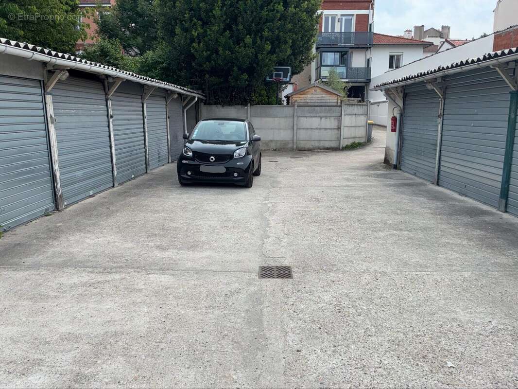 Parking à VINCENNES