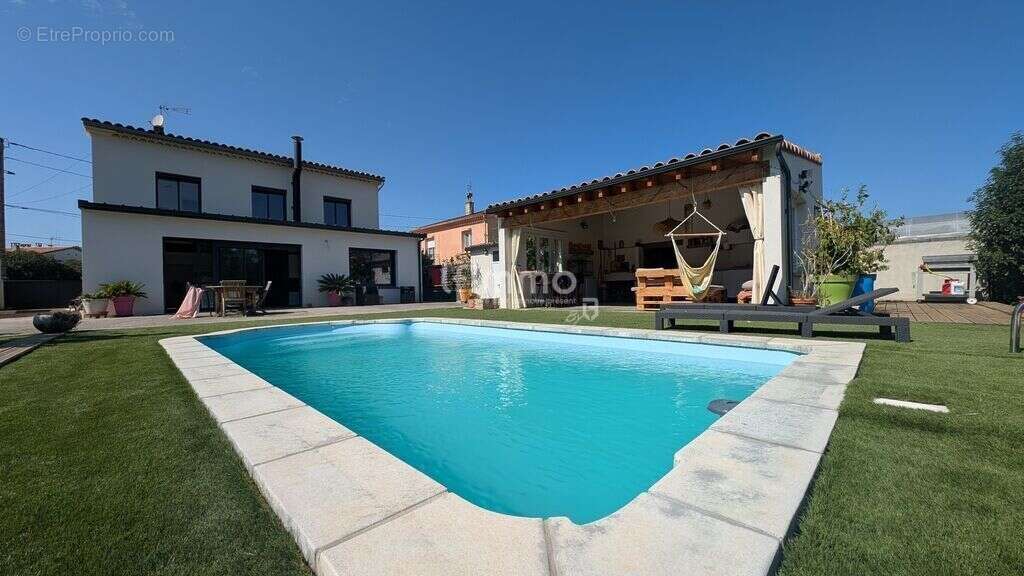 Maison 4 faces rénovée avec grand terrain, piscine et cuisine d' - photo 23